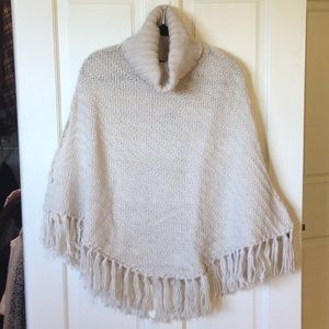 Ivory Turtleneck Poncho w/Fringe ~XS~